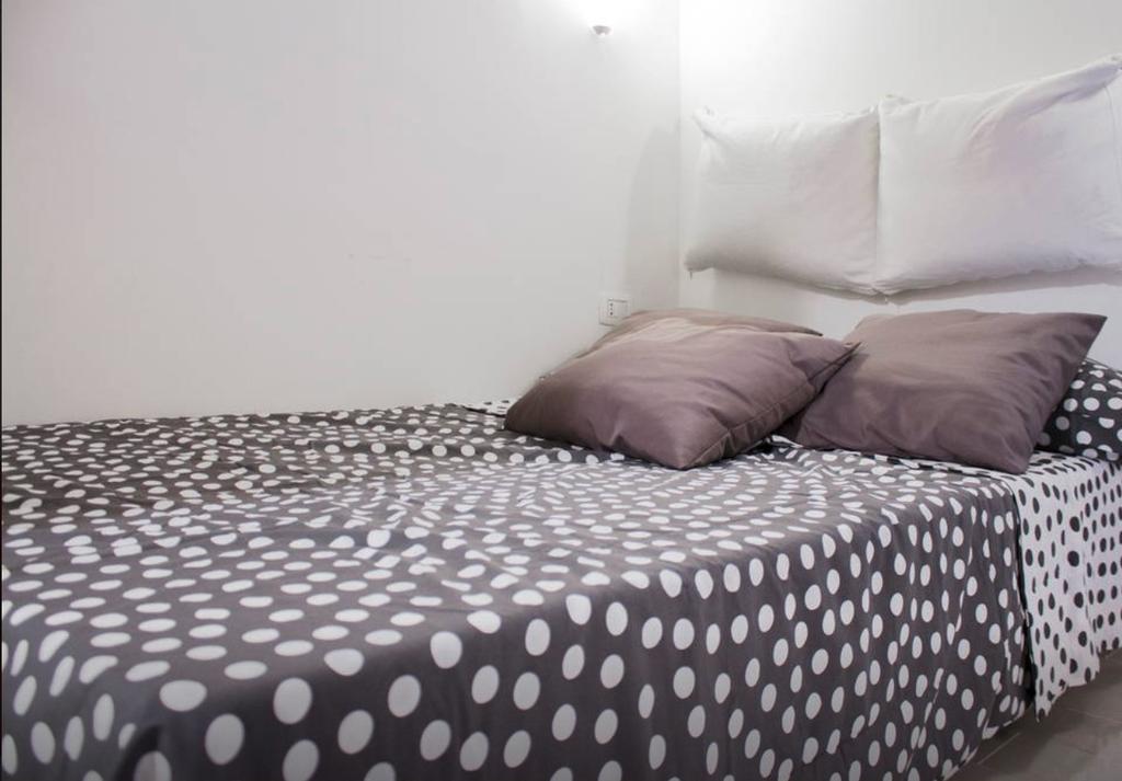 Flat Tribunali Neapol Pokój zdjęcie